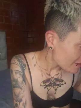 Cam4 Free Live Porn of Megan222_