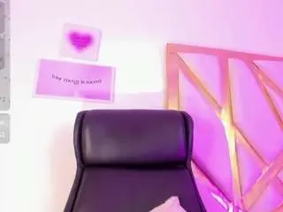 Camsoda Nude Webcam of channelss-diirty