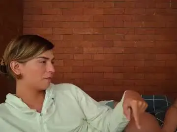 Chaturbate Live Sex Cam of skyamber8v2