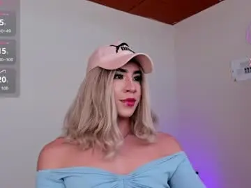Chaturbate Best live sex cam show of alonehazel