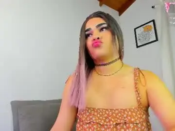 Chaturbate Live Sex Cam of koral_doll01