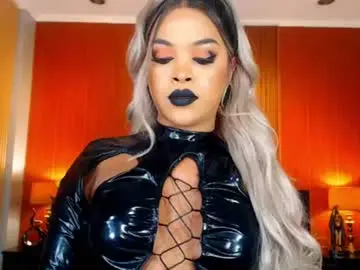 Chaturbate Adult Video Chat of urmajestytyra