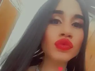 Imlive Live Sex Cam of ZOECYRUS1122