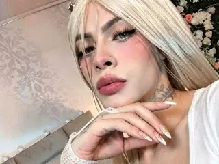 Streamate Best live sex cam show of Karolfoxxi
