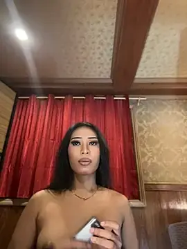 Stripchat Adult Webcam of hugecock_tamira