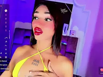 Stripchat Sex Cam of Mia_Castro_xx