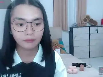 Stripchat Watch Live Sex Cams of zhaviahale21
