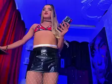 Stripchat Live Sex Cam of Mia_Colucci25