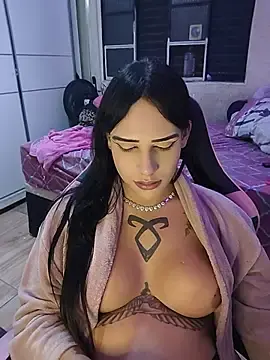 Stripchat Sex Cam of isabeladecaria