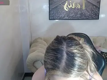 Stripchat Live Porn of Evy_Luxx_v
