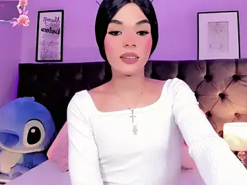 Stripchat Best Webcam of Amira_Ember