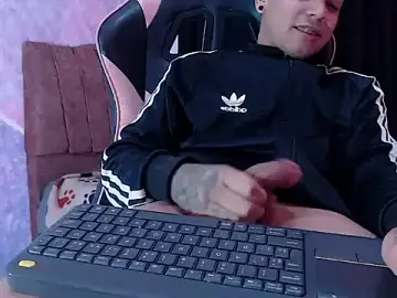 Stripchat Best live sex cam show of extrongerboyx_12