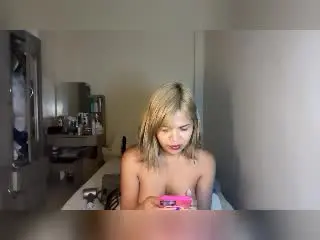 Xlovecam Live Sex Cam of YourBestGirlX